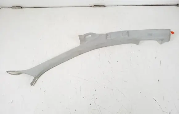 Other sill/pillar trim element