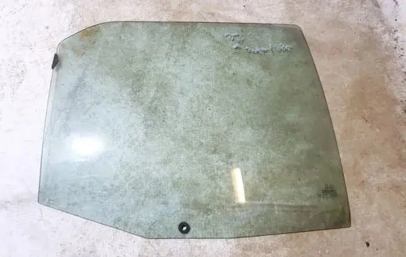 Rear door window glass