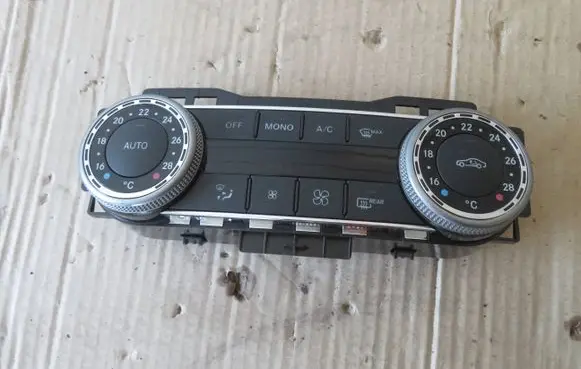 Mercedes-Benz C W204 Climate control unit A2049002103