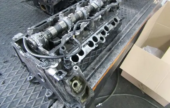 Opel Astra G Engine head 