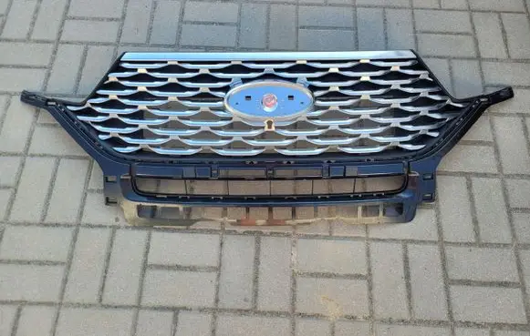 Ford Explorer Front bumper upper radiator grill LB5B8A133BCW