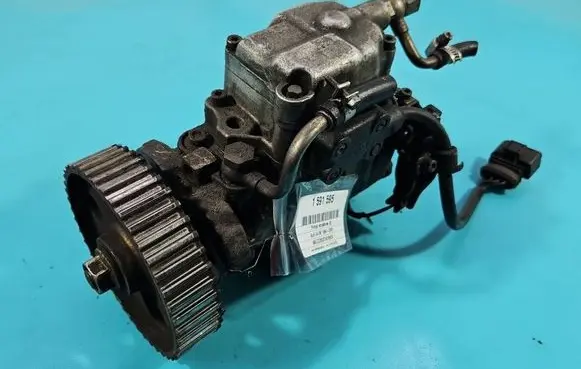 Audi A4 S4 B5 8D Fuel injection high pressure pump 0460404985 IMPRK1591595