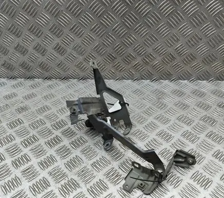 BMW 6 F06 Gran coupe Fender mounting bracket 7230579 7230583