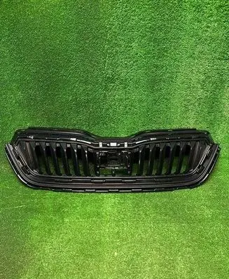 Skoda Scala ACC Distronic radar sensor grill/trim 657853653Aoe