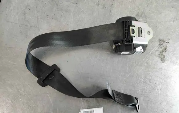 Volvo XC40 Middle seatbelt (rear) 32239971 31462136 32149674