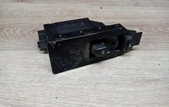 Volvo S60 Electric window control switch 30746075