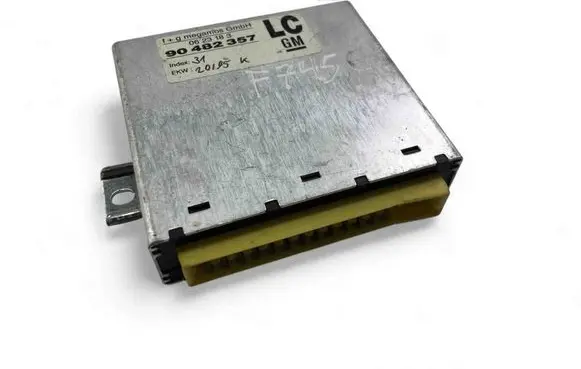 Opel Corsa C Central body control module 90482357