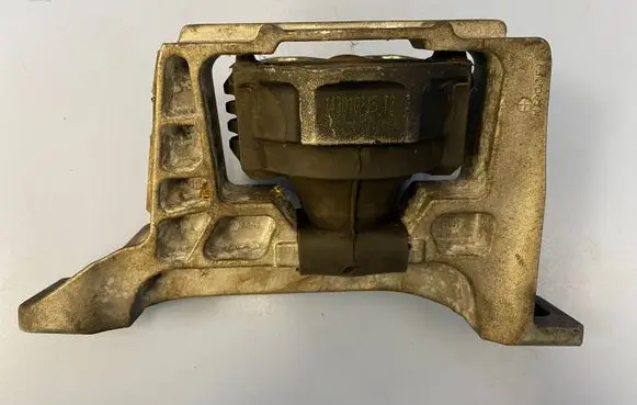 Ford Focus Engine mount bracket 1857733