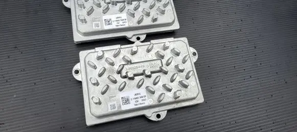 Peugeot 508 II Voltage converter/converter module 