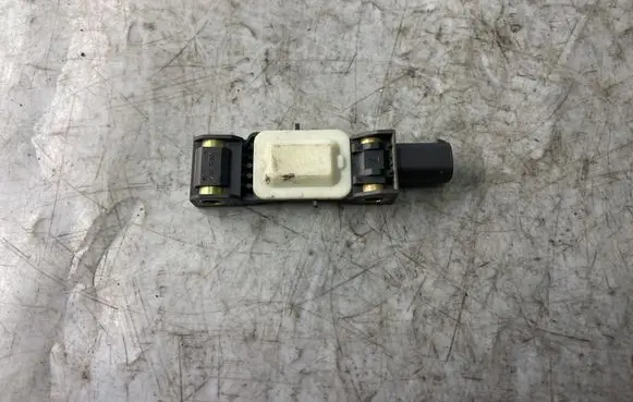 Jeep Grand Cherokee (WK) Airbag deployment crash/impact sensor 04671779AC 3699203061