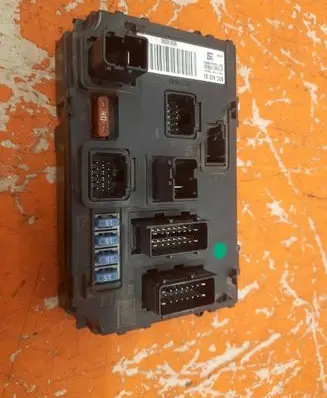 Peugeot 407 Fan control module 9656148080
