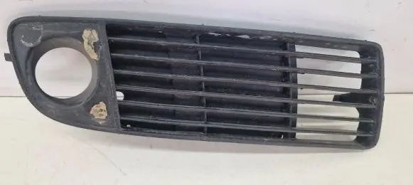 Audi A6 S6 C5 4B Front bumper lower grill 4B0807682H