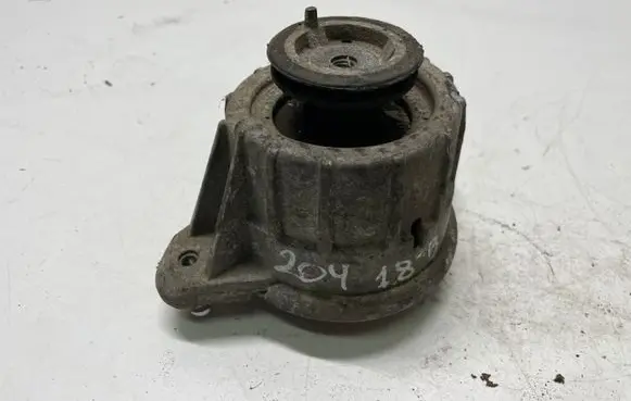 Mercedes-Benz C W204 Engine mount bracket A2042400117