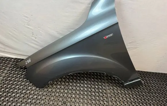 Audi Q7 4L Fender