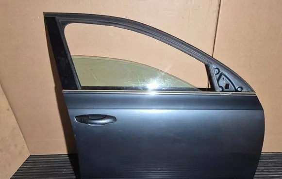 Skoda Octavia Mk3 (5E) Front door 5E0831312