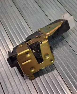 Mitsubishi Space Star Front door lock
