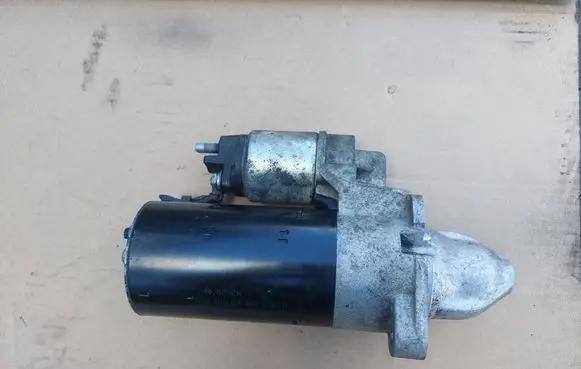 Mercedes-Benz GL X164 Starter motor A0061515601