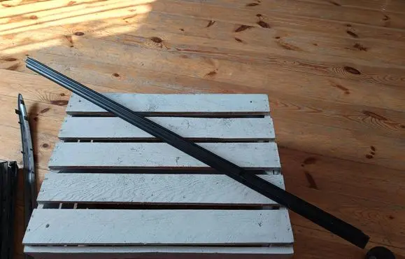 Fiat 500 Front door glass trim molding 1500685