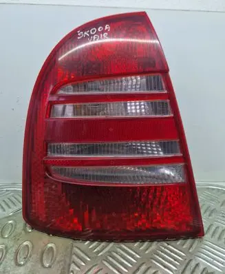 Skoda Superb B5 (3U) Rear/tail lights 3U5945111 3U5945095