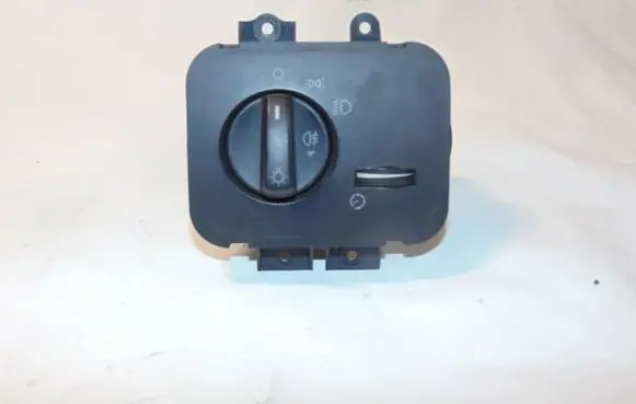 Land Rover Discovery 3 - LR3 Light switch YUD501460PVJ 6H2211654AA8PVJ