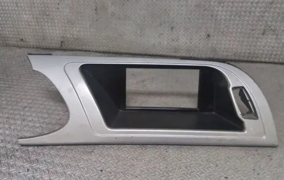 Audi A4 S4 B8 8K Radio/GPS head unit trim 8K1857186G