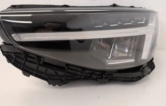 Volvo XC40 Headlight/headlamp 32338908