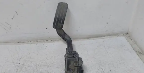 Renault Master III Accelerator throttle pedal 6PV00908510 8200672371