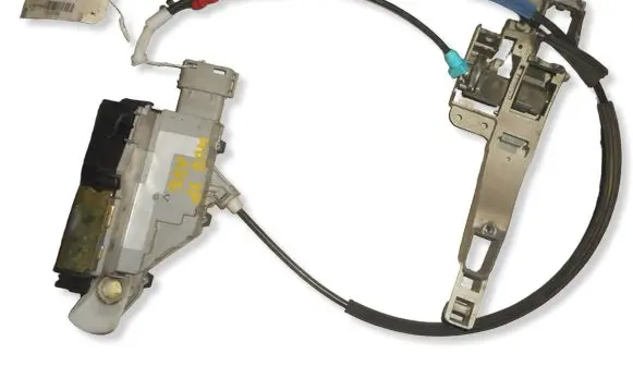 Peugeot 407 Front door lock 9660702180