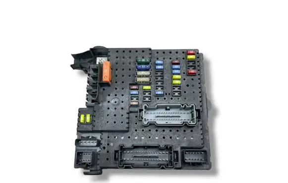 Volvo S60 Fuse module 28017881 30728512