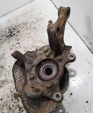 Toyota Auris 150 Front wheel hub spindle knuckle