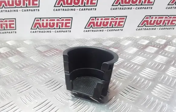 Cup holder front