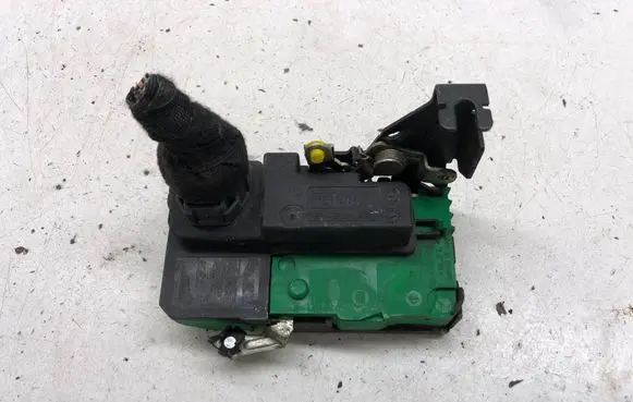 Volvo XC90 Front door lock