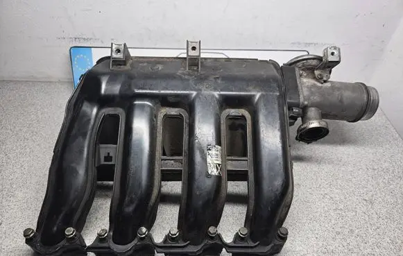 BMW 5 E60 E61 Intake manifold 7795393