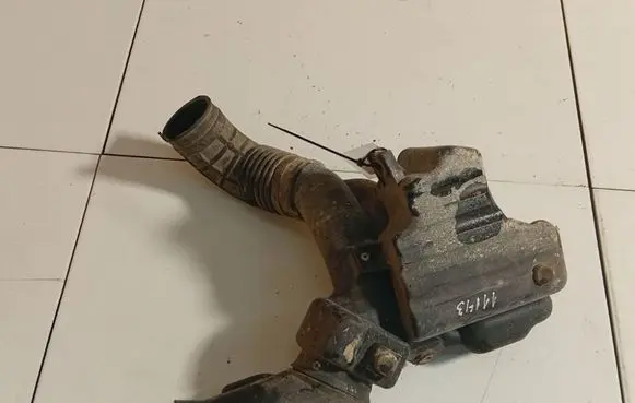 Honda Accord Intake resonator 
