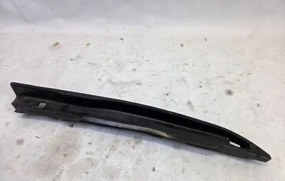 Maserati Ghibli Fender foam support/seal 