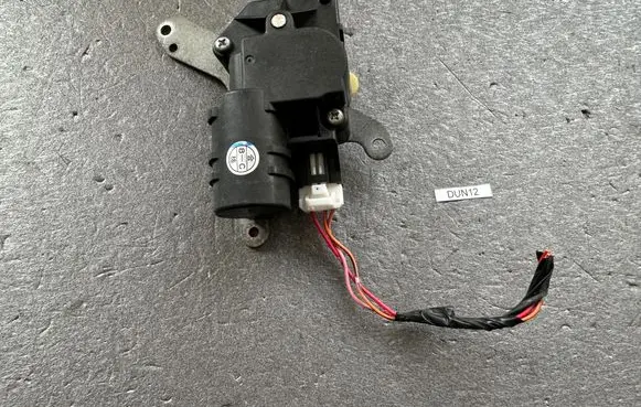 Nissan Patrol Y61 Air flap motor/actuator 2773081L00