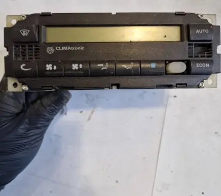 Volkswagen PASSAT B5 Climate control unit 5HB00761700 1J1907044