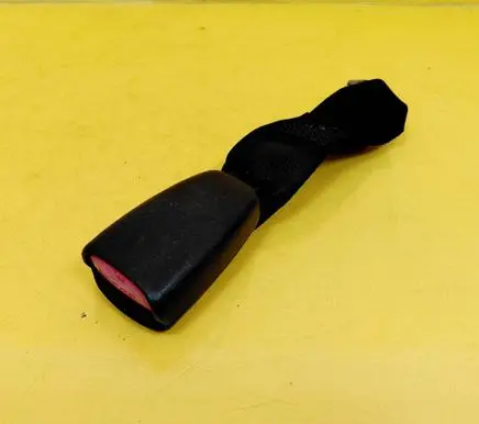 Mitsubishi Carisma Rear seatbelt buckle 
