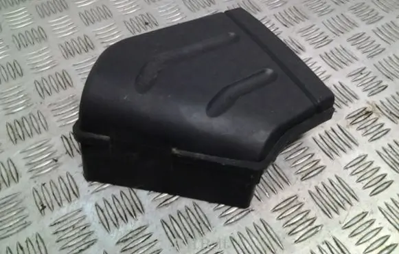 Audi RS4 Intercooler air channel guide 8E0129617D