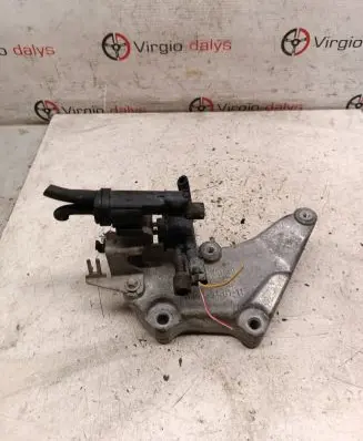 Mercedes-Benz E W212 Engine mounting bracket A6510940039