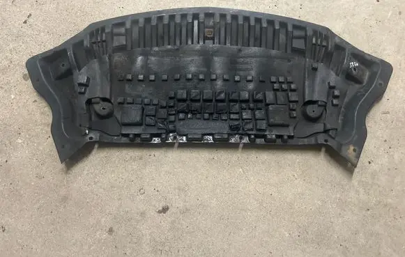Mercedes-Benz E W212 Engine splash shield/under tray A2425200023