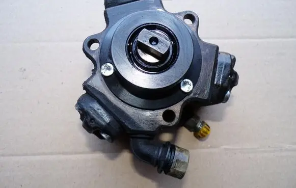 Peugeot Bipper Fuel injection high pressure pump 0445010080