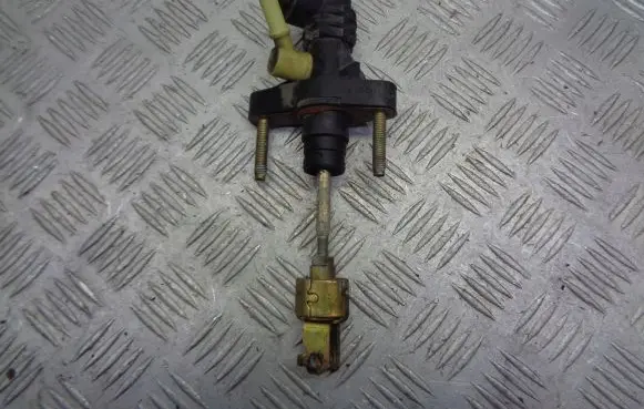 Toyota Corolla E120 E130 Clutch release bearing slave cylinder 