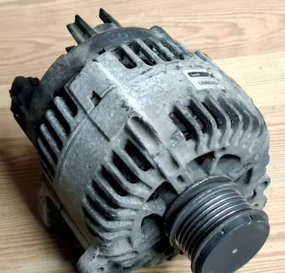 Volkswagen Caddy Generator/alternator LRA02291