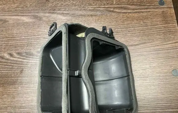 Renault Trafic III (X82) Air intake duct part 687794746R 687796862R
