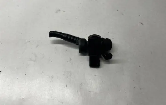 Audi Q3 F3 Air pressure sensor 5Q0906207B