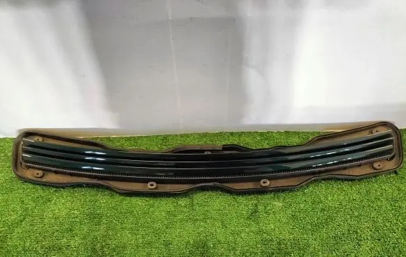 Mercedes-Benz E W210 Bonnet/hood grill A2108800705