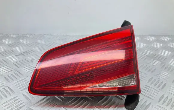 Volkswagen PASSAT B8 Tailgate rear/tail lights 3G5