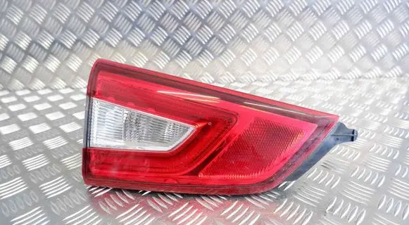 Tailgate rear/tail lights