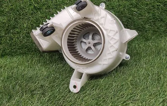 Lexus CT 200H Hybrid/electric vehicle battery fan G923076010 1173004812
